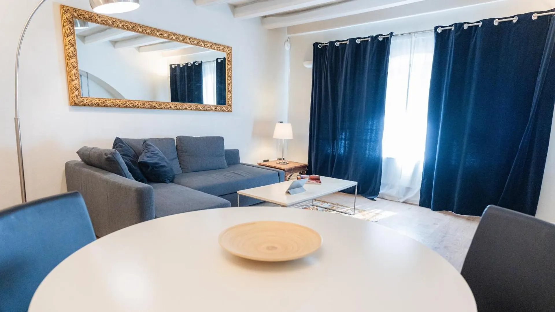 Apartment Eleganza Design Corso Como Porta Garibaldi - 80 Mq Milan